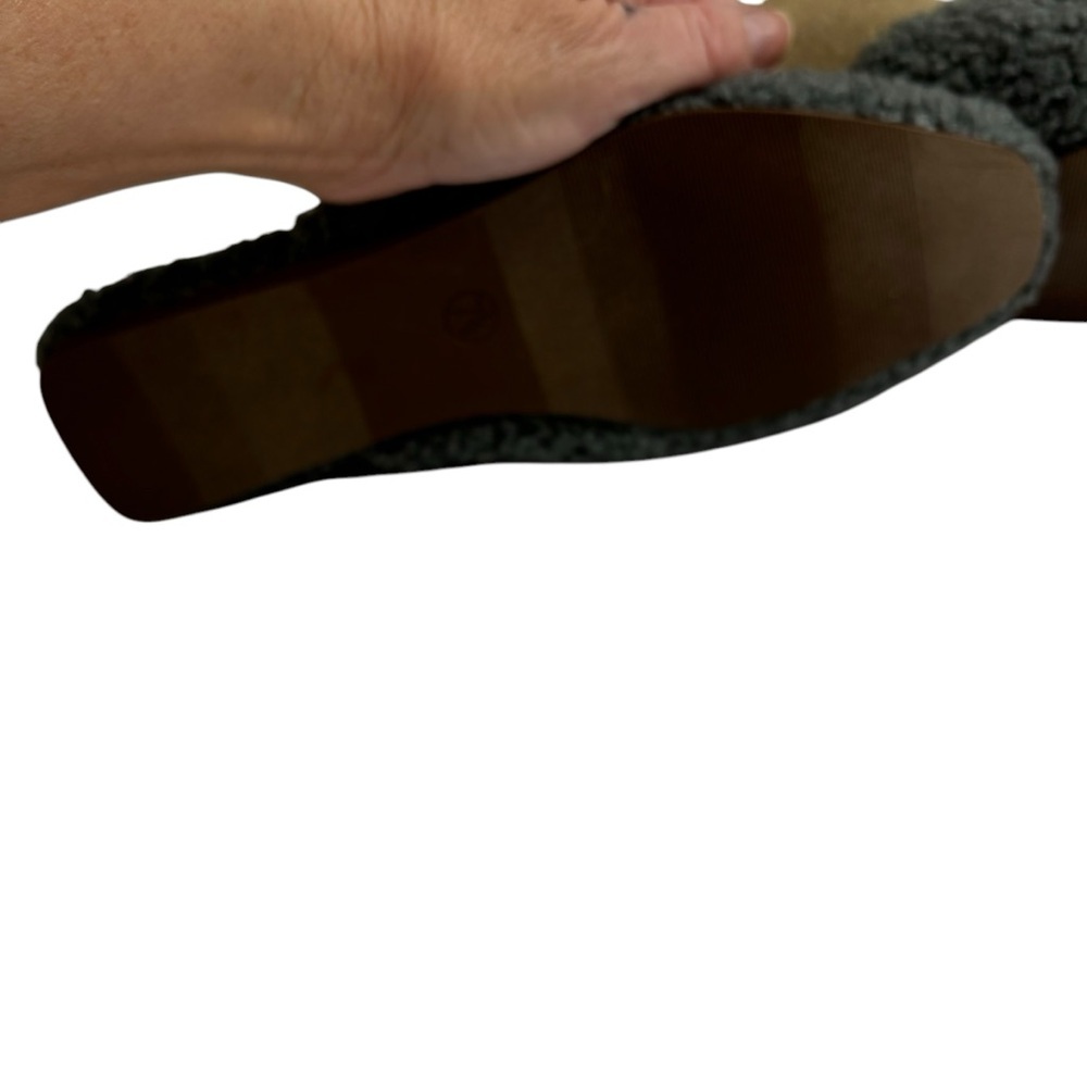 Universal Thread Slippers Womens 7.5 Margot Mules Gray Faux Fur Comfort Slip On - Picture 13 of 16